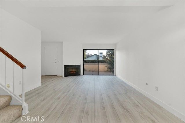 21901 Dupont Street 12, Chatsworth (los Angeles), CA 91311