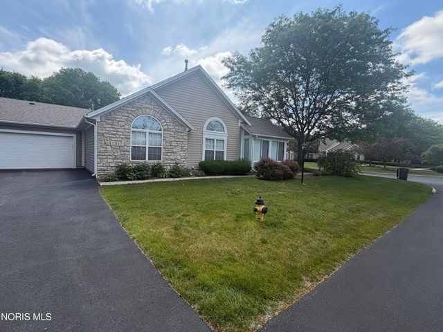 2354 Whispering Pines Drive, Toledo, OH 43617