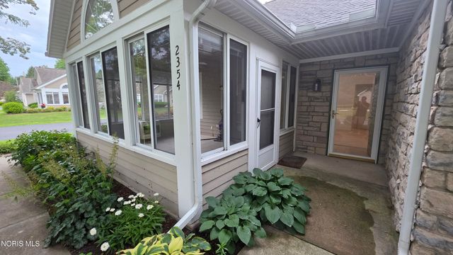 2354 Whispering Pines Drive, Toledo, OH 43617