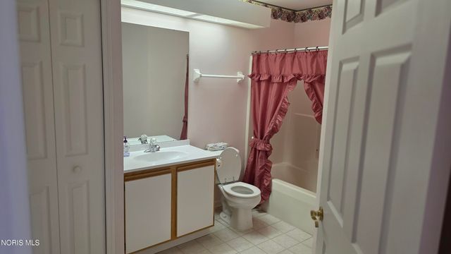 2354 Whispering Pines Drive, Toledo, OH 43617