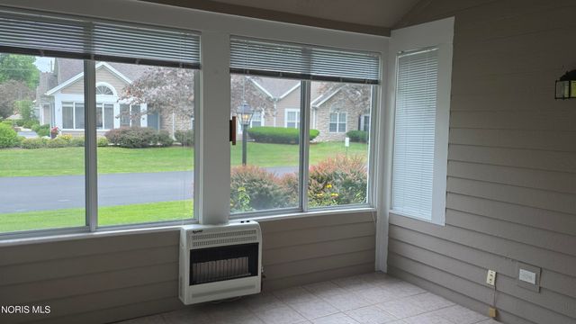 2354 Whispering Pines Drive, Toledo, OH 43617