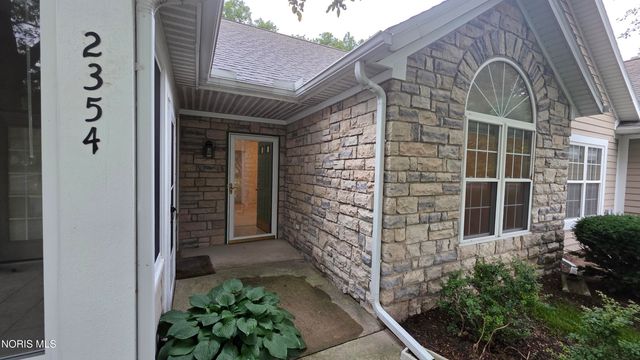 2354 Whispering Pines Drive, Toledo, OH 43617