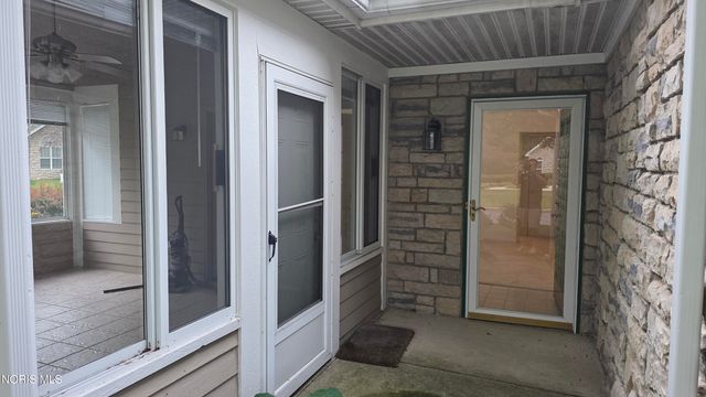 2354 Whispering Pines Drive, Toledo, OH 43617