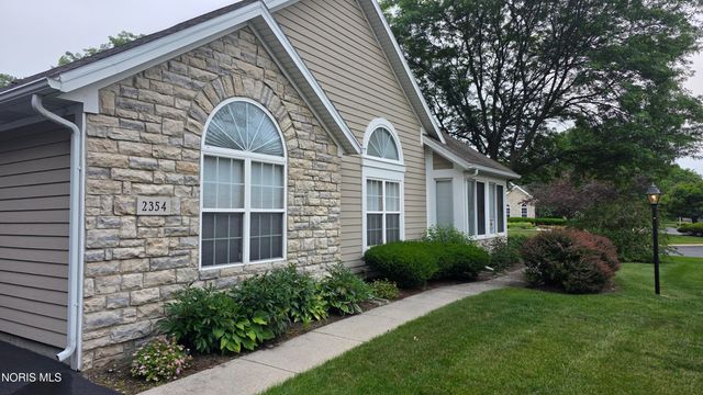 2354 Whispering Pines Drive, Toledo, OH 43617