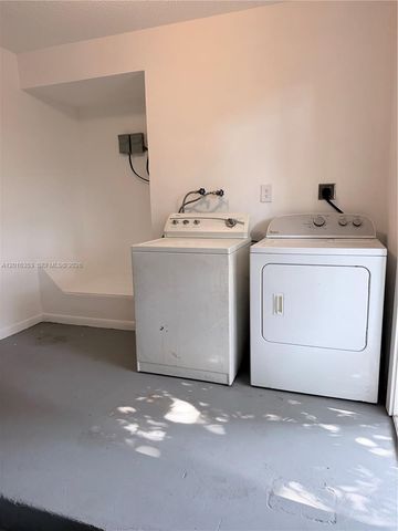 4420 NW 16th St, Lauderhill, FL 33313
