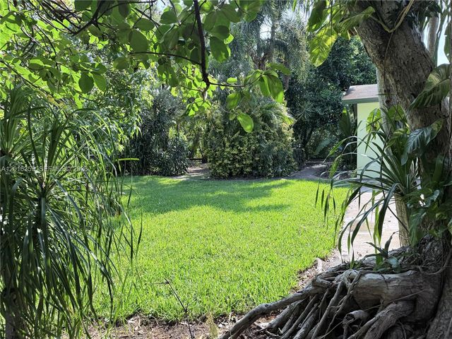 4420 NW 16th St, Lauderhill, FL 33313
