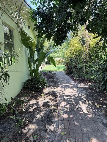 4420 NW 16th St, Lauderhill, FL 33313