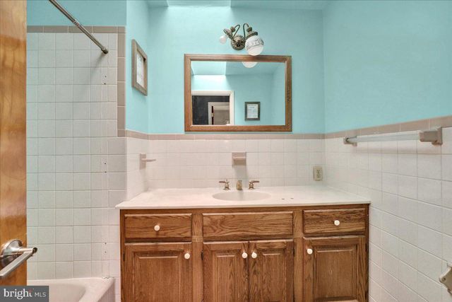 1958 GERALDSON DR, Lancaster, PA 17601