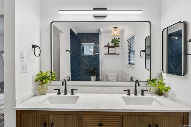 3714 Twisted Oaks Dr, San Antonio, TX 78217