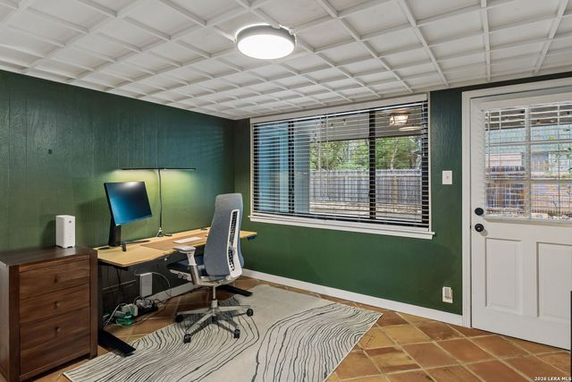 3714 Twisted Oaks Dr, San Antonio, TX 78217