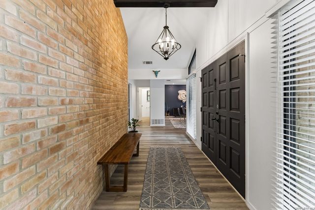 3714 Twisted Oaks Dr, San Antonio, TX 78217