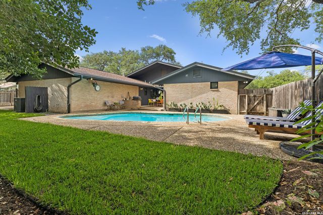 3714 Twisted Oaks Dr, San Antonio, TX 78217