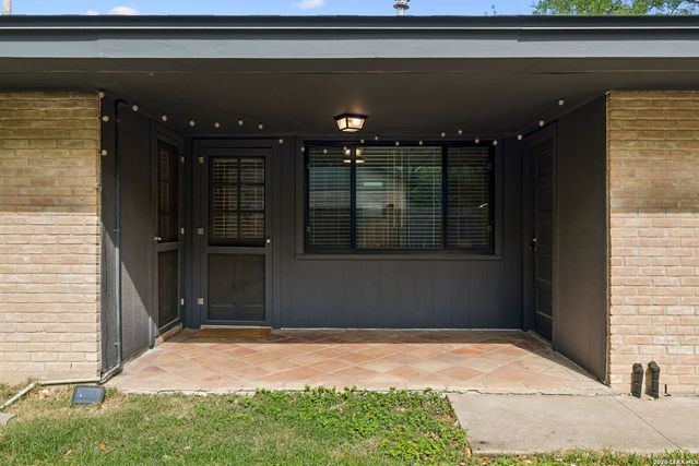 3714 Twisted Oaks Dr, San Antonio, TX 78217