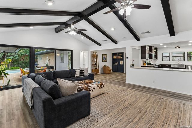 3714 Twisted Oaks Dr, San Antonio, TX 78217