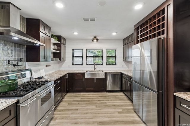 3714 Twisted Oaks Dr, San Antonio, TX 78217