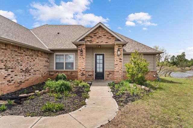 15 Blue Meadow Drive, Elgin, OK 73538