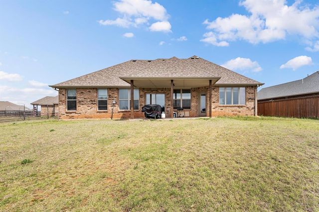 15 Blue Meadow Drive, Elgin, OK 73538
