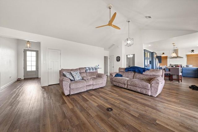 15 Blue Meadow Drive, Elgin, OK 73538