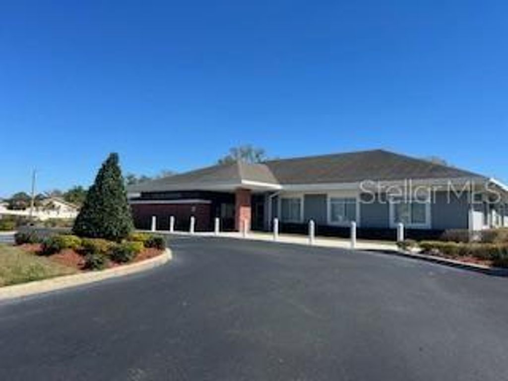 Image 11 of property listing at 11009 SUMMER DRIVE, Tampa, FL 33624