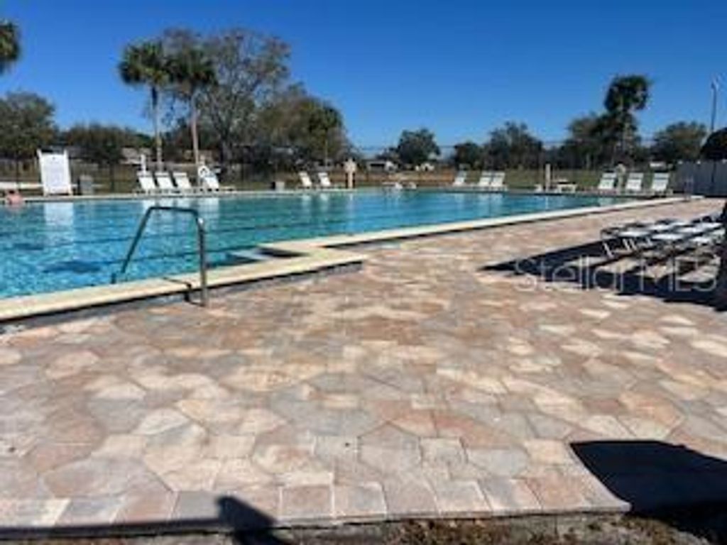 Image 15 of property listing at 11009 SUMMER DRIVE, Tampa, FL 33624