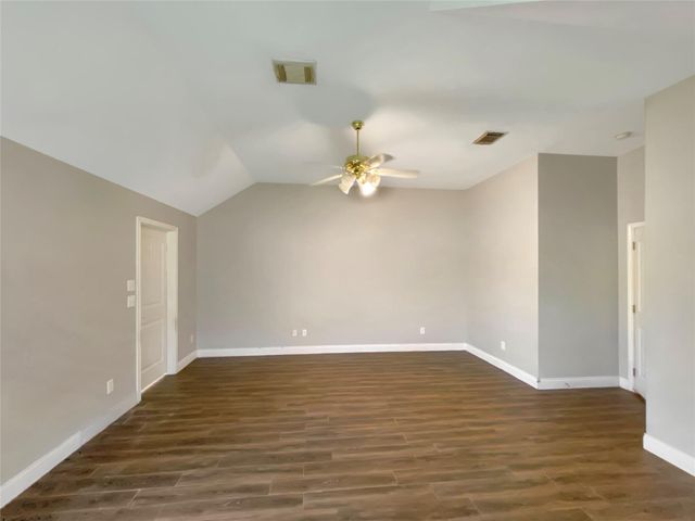 109 Smokey Lake Lane, Dickinson, TX 77539