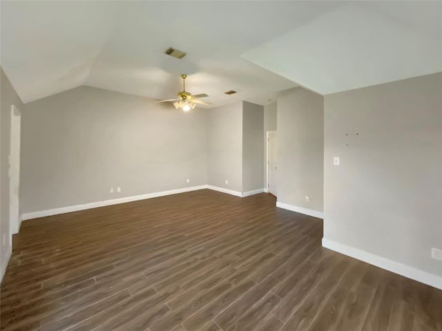 109 Smokey Lake Lane, Dickinson, TX 77539