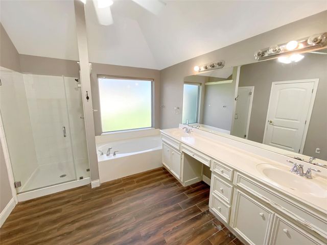 109 Smokey Lake Lane, Dickinson, TX 77539