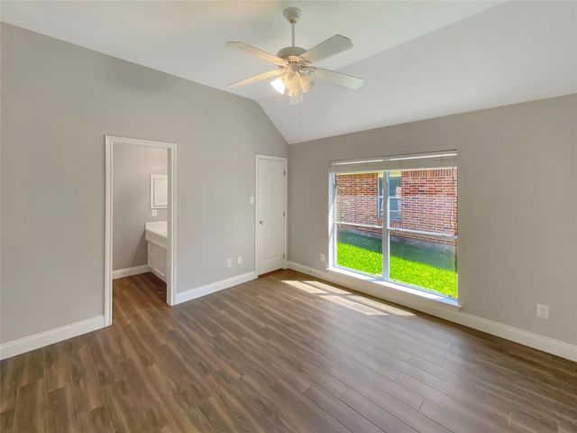 109 Smokey Lake Lane, Dickinson, TX 77539