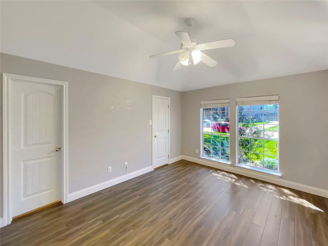 109 Smokey Lake Lane, Dickinson, TX 77539