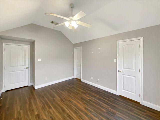 109 Smokey Lake Lane, Dickinson, TX 77539