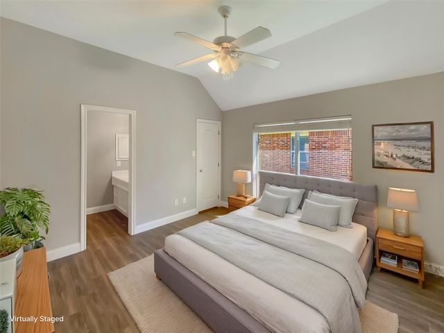 109 Smokey Lake Lane, Dickinson, TX 77539