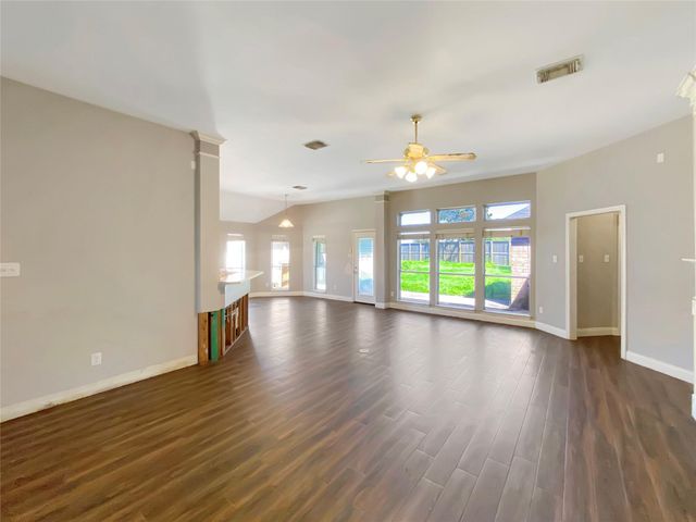 109 Smokey Lake Lane, Dickinson, TX 77539