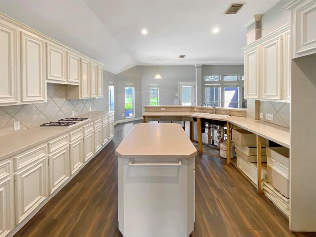 109 Smokey Lake Lane, Dickinson, TX 77539