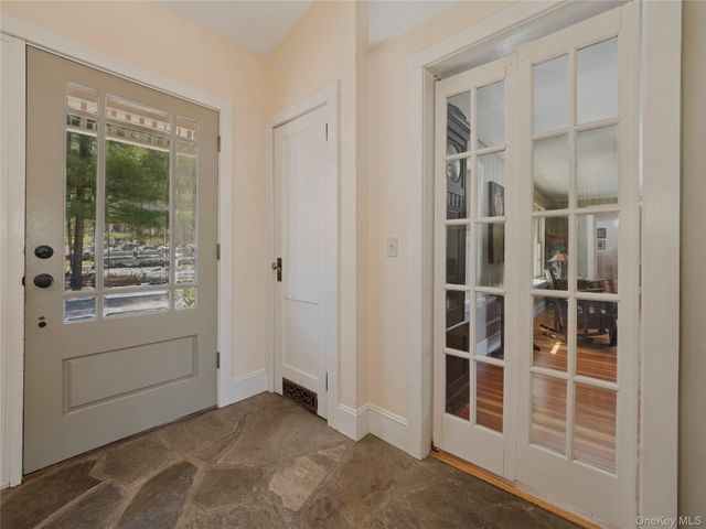 8 Manitou Ridge, Garrison, NY 10524