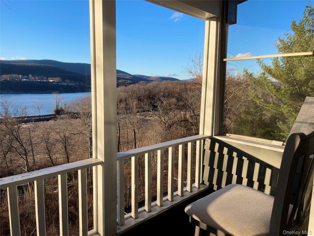 8 Manitou Ridge, Garrison, NY 10524