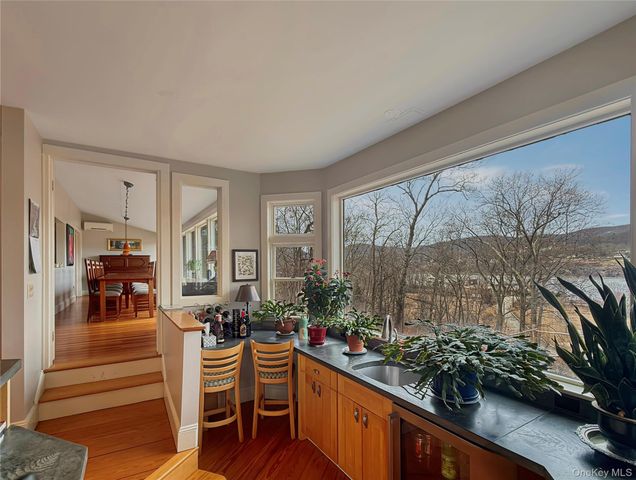 8 Manitou Ridge, Garrison, NY 10524