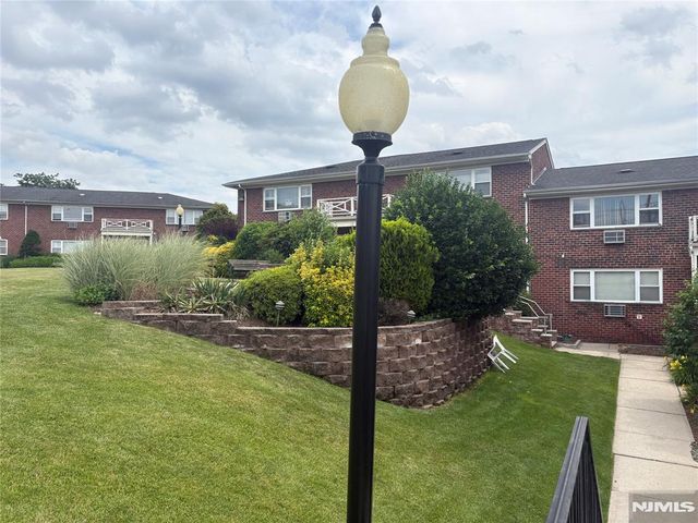 100 Bergen Boulevard 26, Fairview, NJ 07022