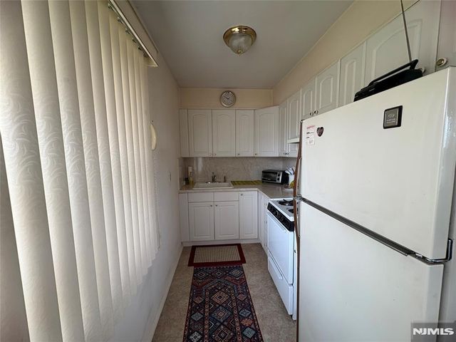 100 Bergen Boulevard 26, Fairview, NJ 07022