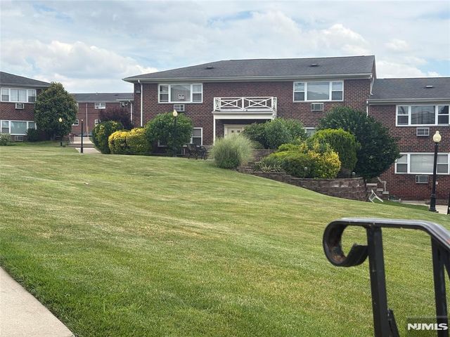 100 Bergen Boulevard 26, Fairview, NJ 07022
