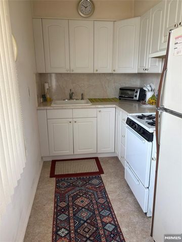 100 Bergen Boulevard 26, Fairview, NJ 07022