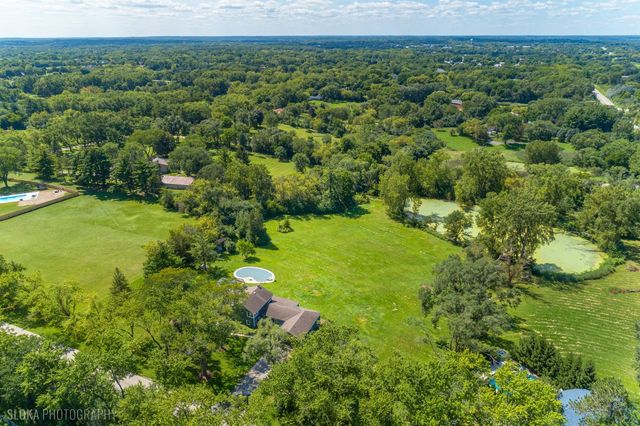 22406 N Bertha Lane, Barrington, IL 60010