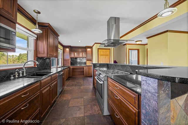 22406 N Bertha Lane, Barrington, IL 60010