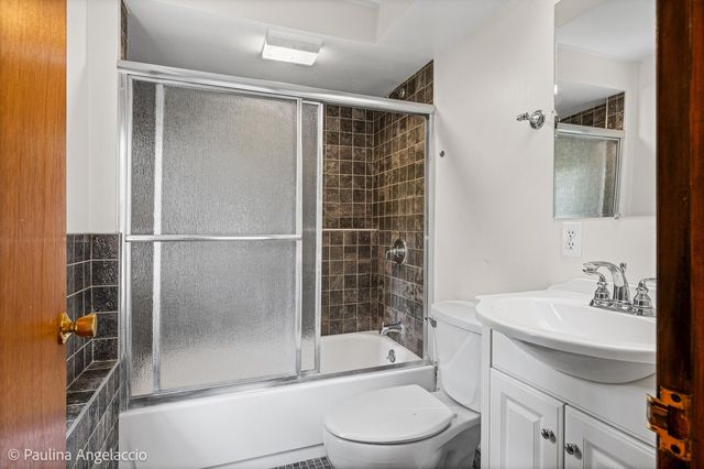 22406 N Bertha Lane, Barrington, IL 60010