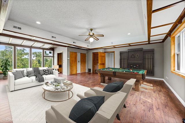 22406 N Bertha Lane, Barrington, IL 60010