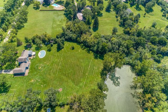 22406 N Bertha Lane, Barrington, IL 60010