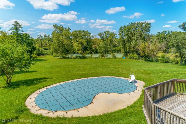 22406 N Bertha Lane, Barrington, IL 60010