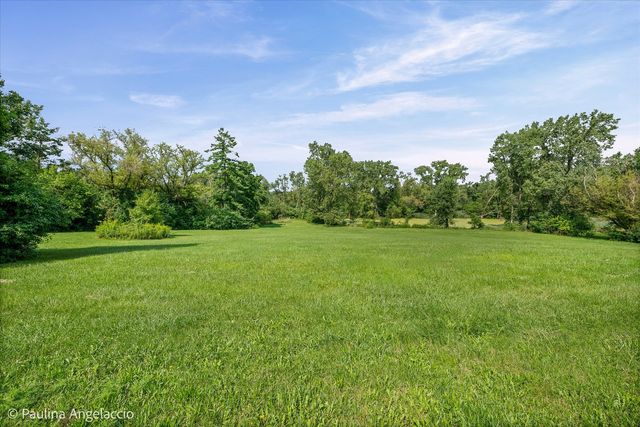 22406 N Bertha Lane, Barrington, IL 60010