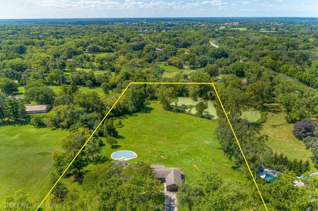 22406 N Bertha Lane, Barrington, IL 60010