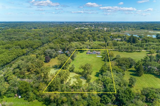 22406 N Bertha Lane, Barrington, IL 60010
