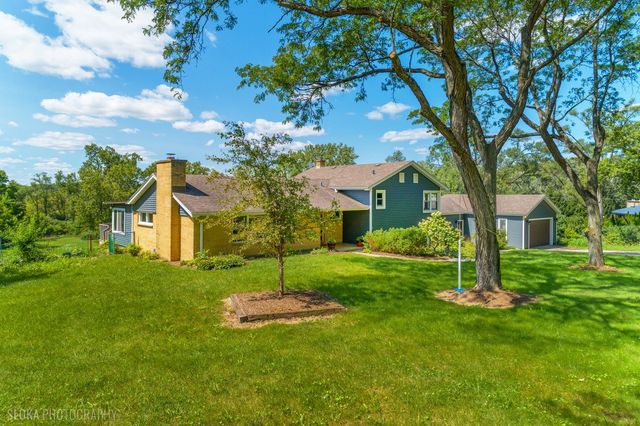 22406 N Bertha Lane, Barrington, IL 60010